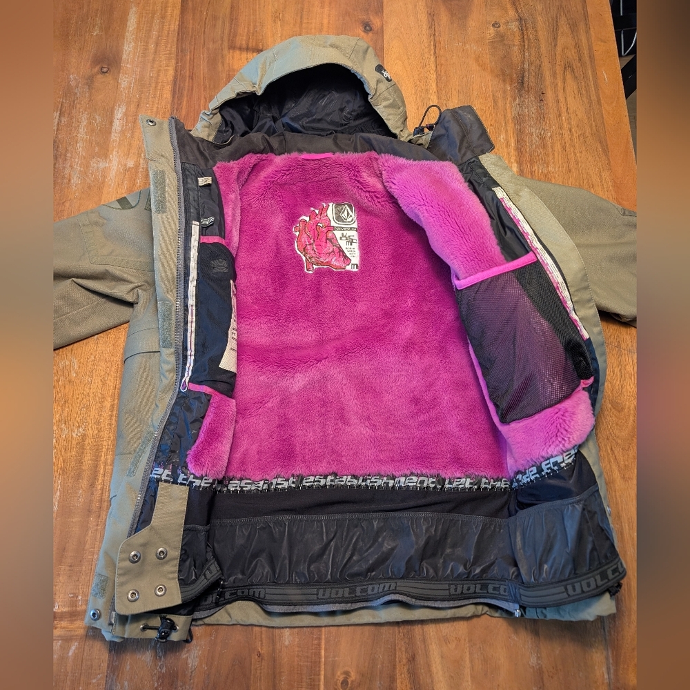 Ladies volcum snowboarding jacket size medium